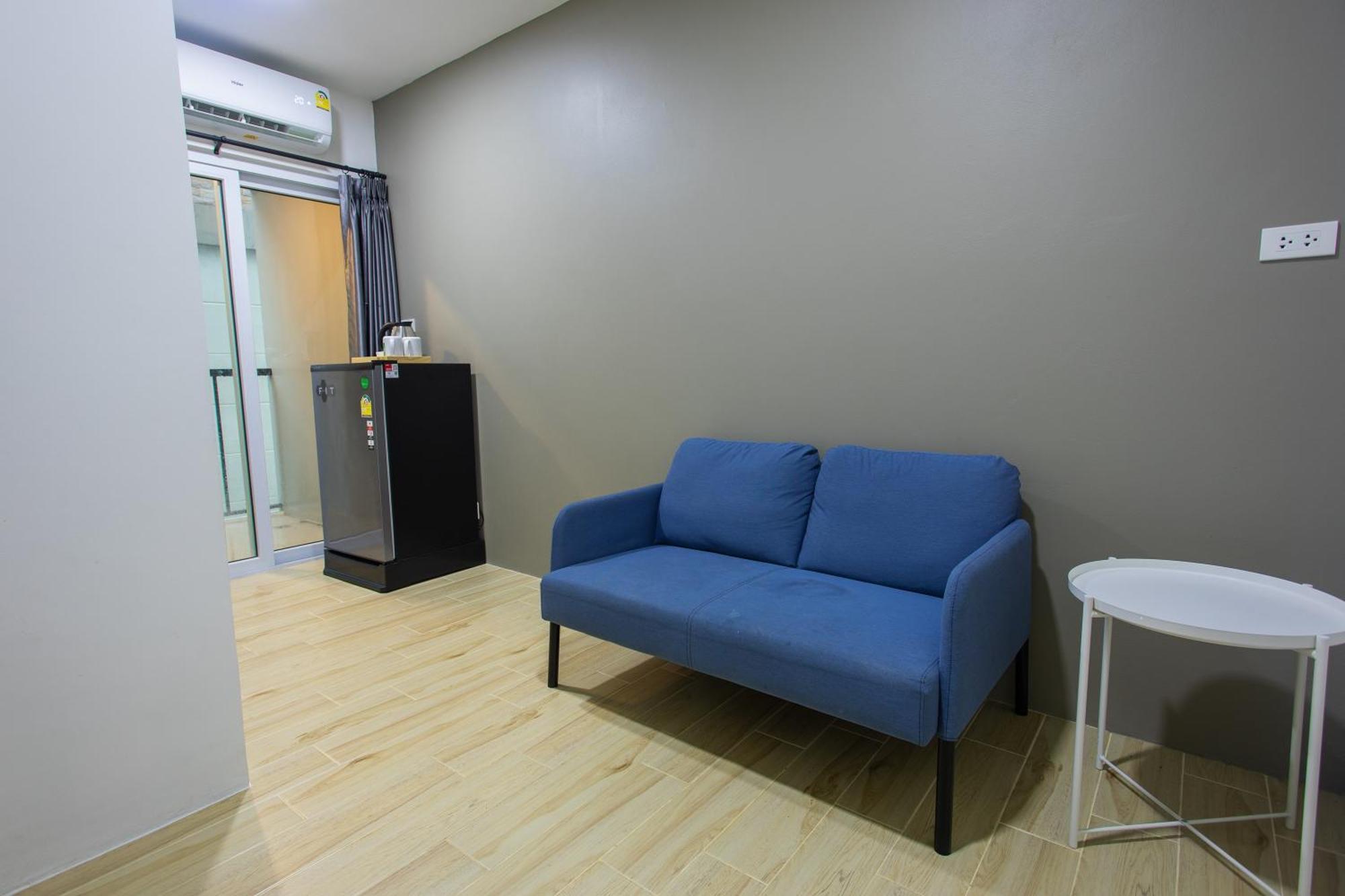 Zayn Express & Suites Bangkok Exterior photo