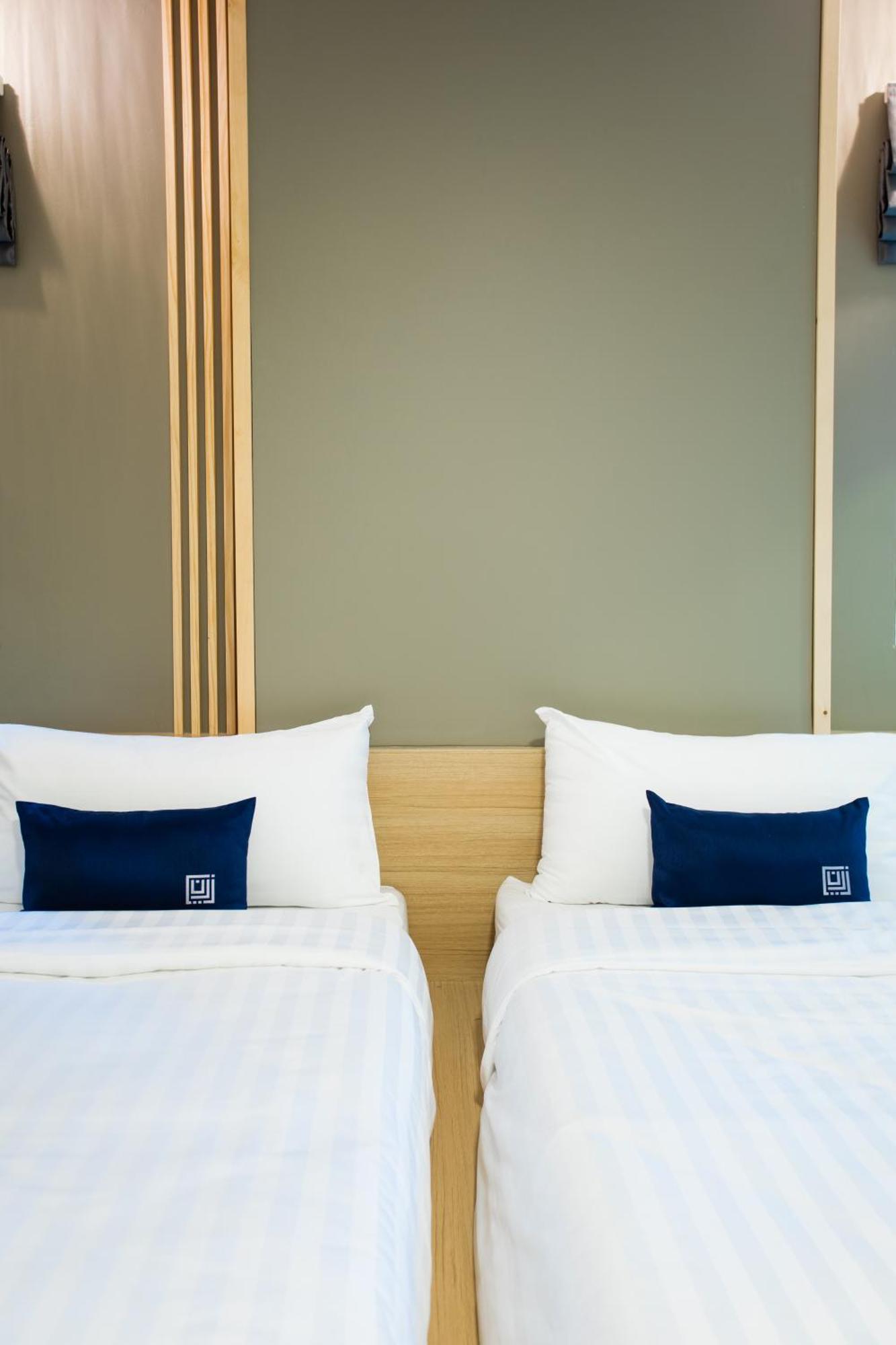 Zayn Express & Suites Bangkok Exterior photo